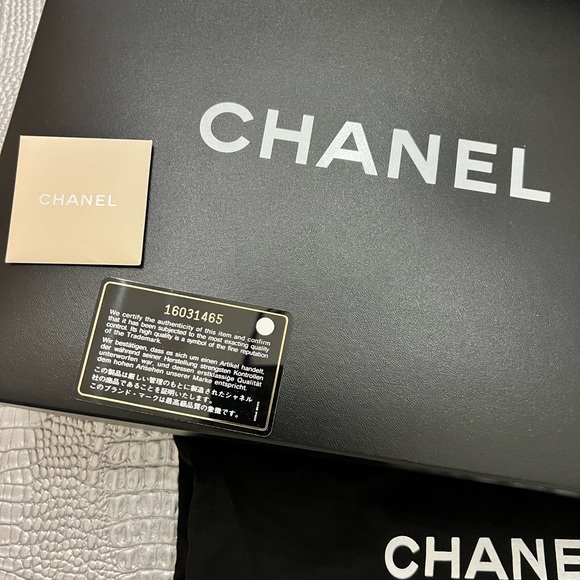 CHANEL Bag. 100% Authentic - Picture 9 of 14